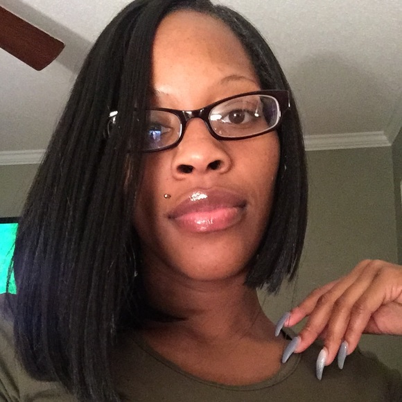 Meet your Posher, Ddanielle - Picture 1 of 1